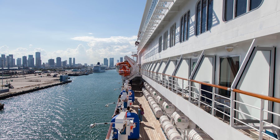 DeSantis Presses CDC to Reopen Cruise in Florida, Threatens Lawsuit