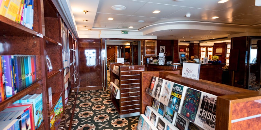 Book Shop on Queen Mary 2 (QM2)