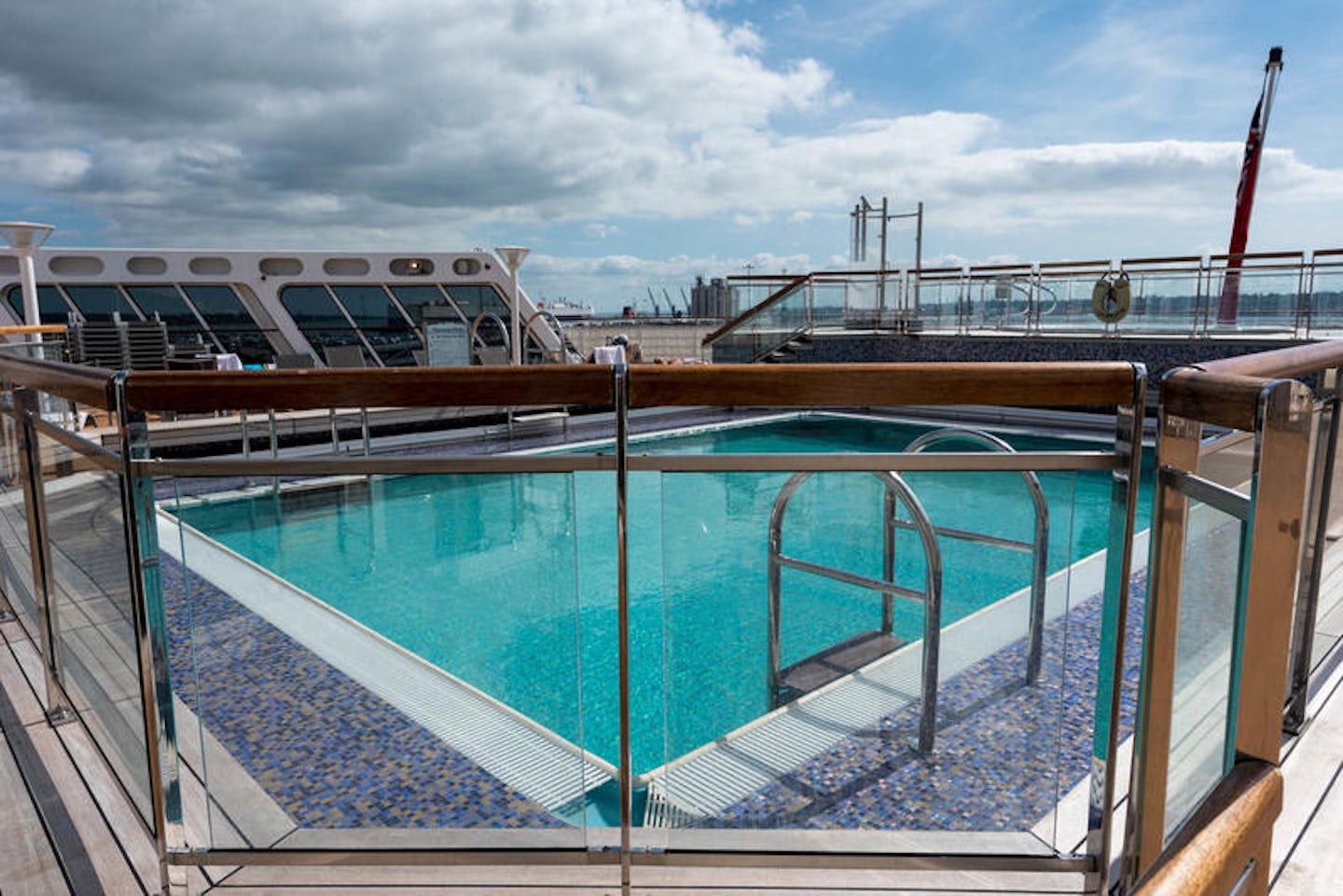 The Minnows Pool on Queen Mary 2 (QM2)