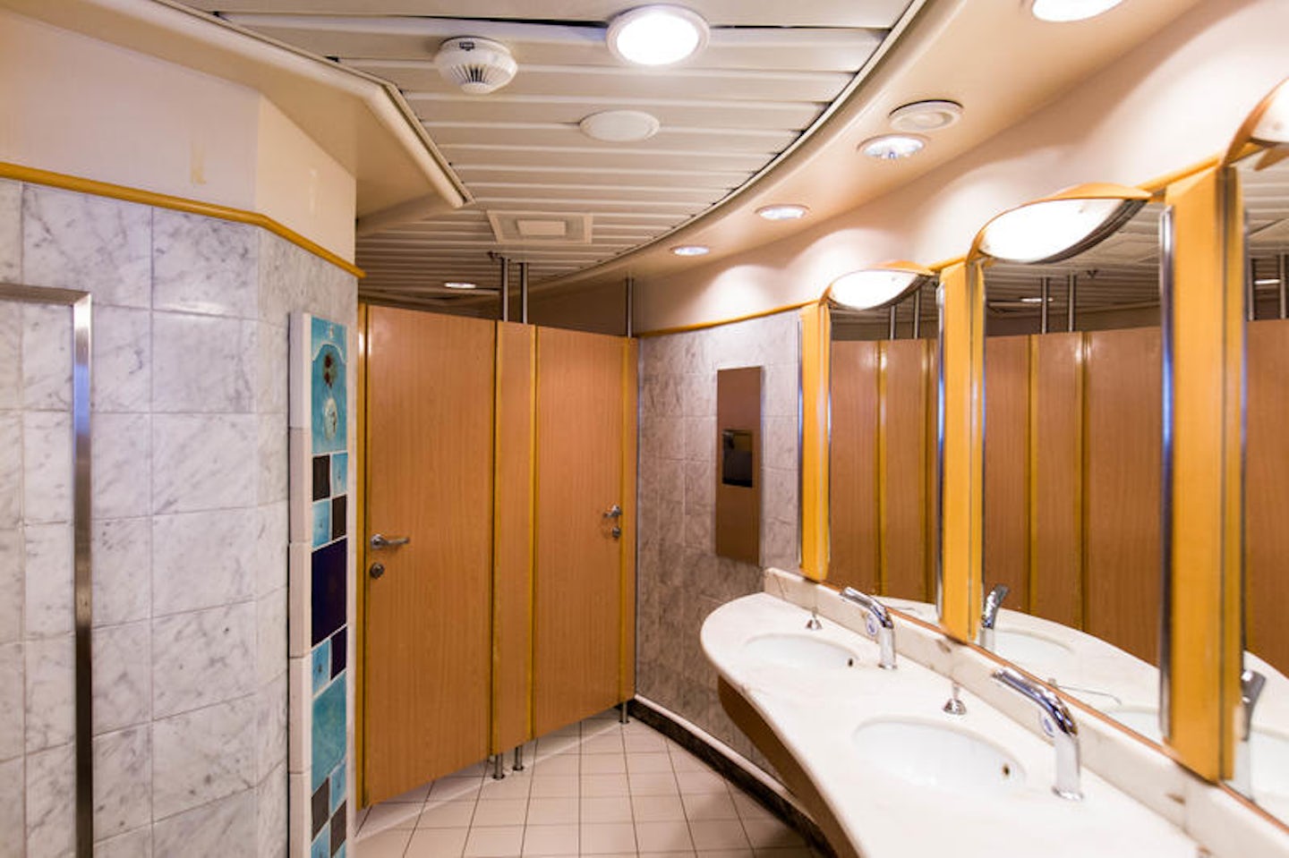 Bathrooms on Explorer of the Seas
