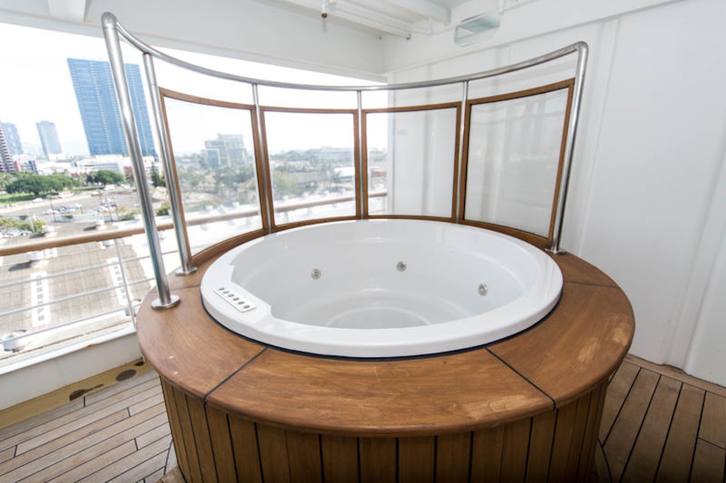 Penthouse Suite with Large Balcony on Pride of America