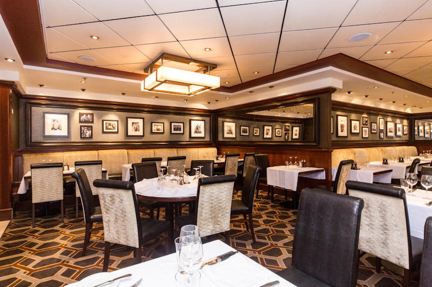 Cagney's Steakhouse on Pride of America