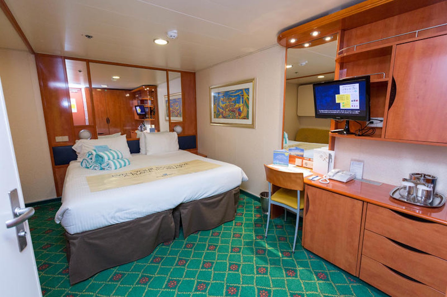 Family Inside Cabin on Norwegian Sun Cruise Ship Cruise Critic Family Inside Cabin on Norwegian Sun Cruise Ship Cruise Critic