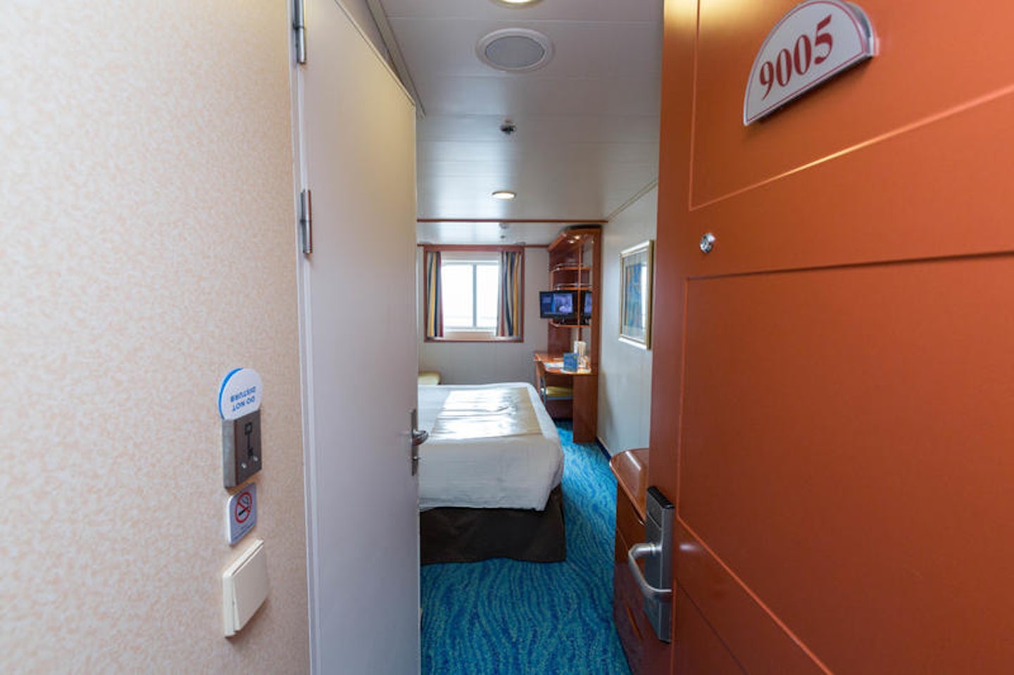 The Family Oceanview Cabin (Picture Window) on Norwegian Sun