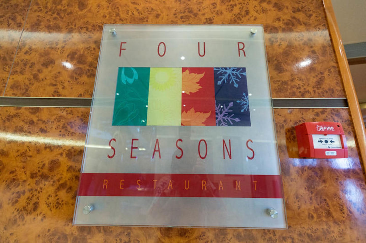 Four Seasons Restaurant on Norwegian Sun