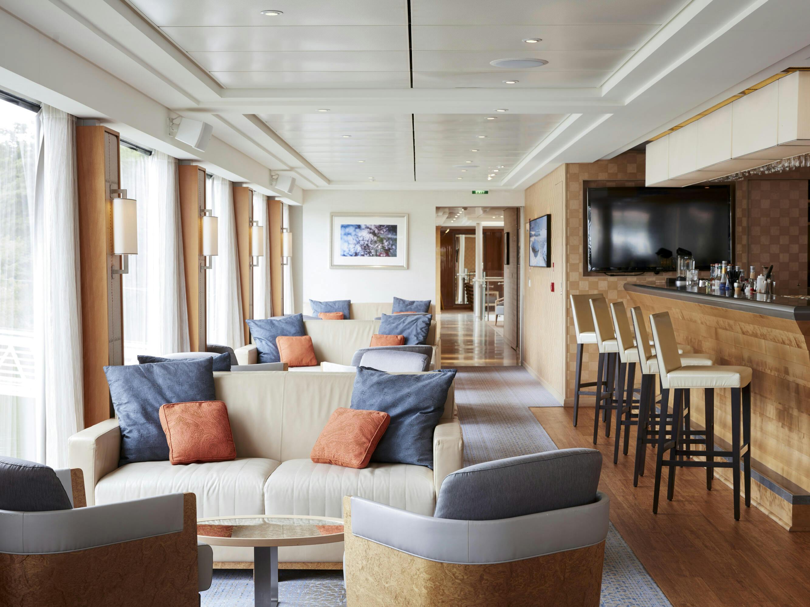 Viking Mani Cruise Ship Review Photos & Departure Ports on Cruise