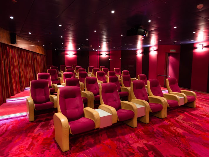 Oosterdam Activities, Entertainment & Amenities for Kids & Adults on Oosterdam Activities, Entertainment & Amenities for Kids & Adults on