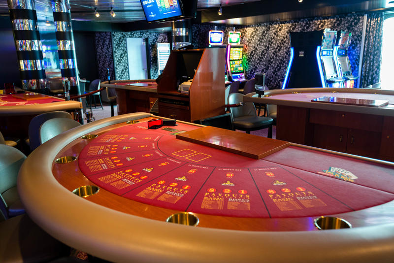 casino strategy on holland america line ships