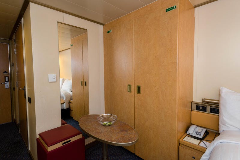 Accessible Ocean-View Cabin on Holland America Oosterdam ...