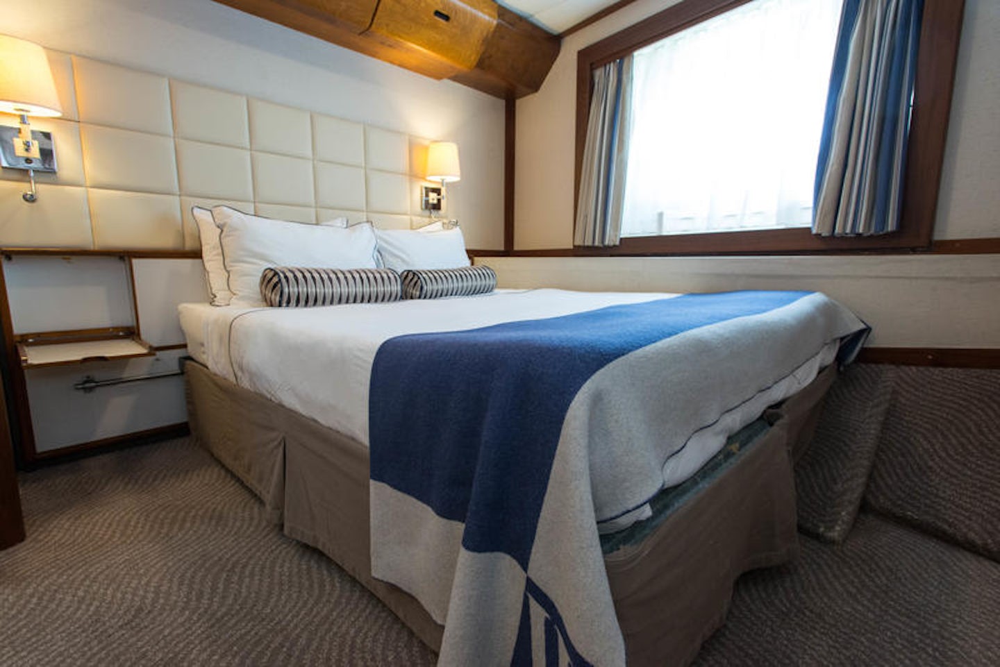 The Oceanview Cabin (Category B) on Wind Star