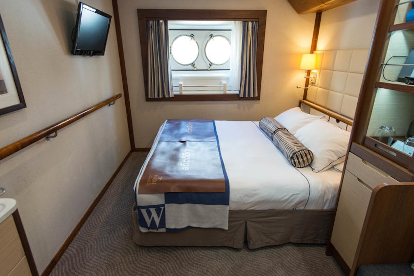 The Oceanview Cabin (Category A) on Wind Star