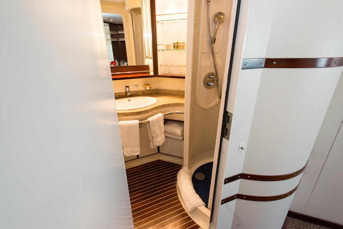 The Ocean-View Cabin (Category A) on Wind Surf