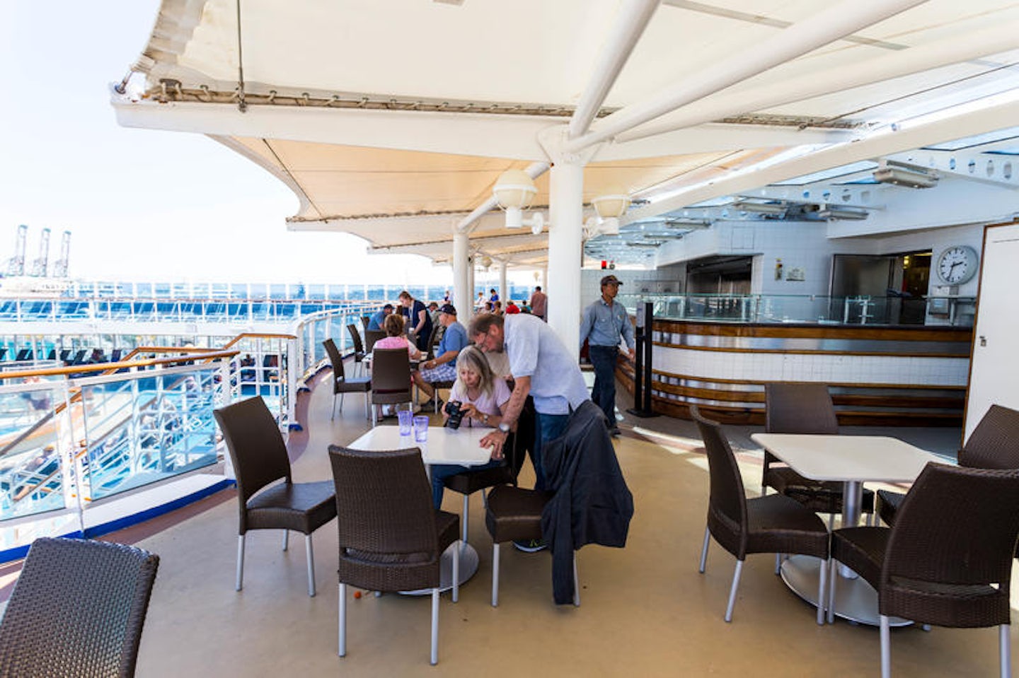 The Bar and Grill on Island Princess