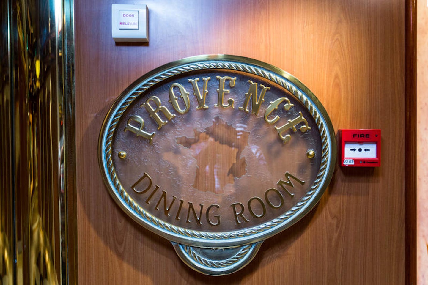 Provence Dining Room on Island Princess