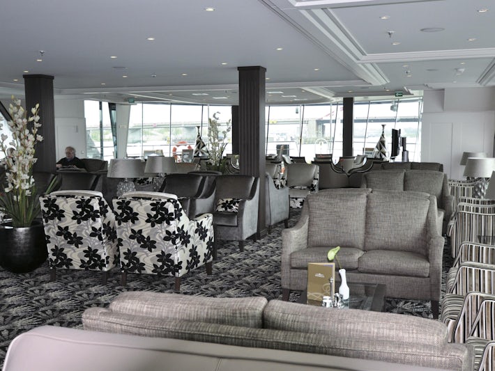 TA AmaBella (APT) Lounge