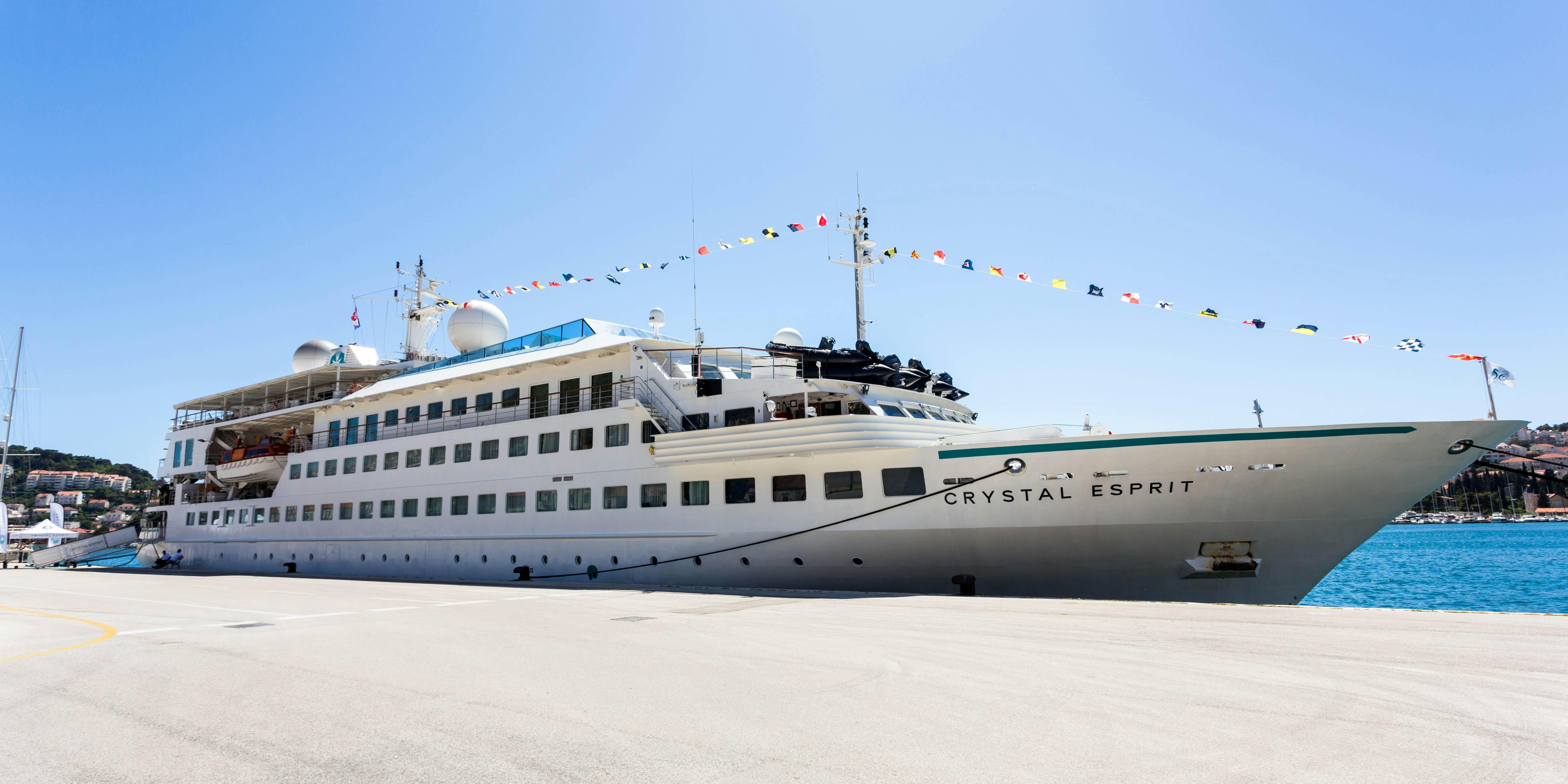 Sold: Crystal Esprit to move to Lindblad Expeditions fleet