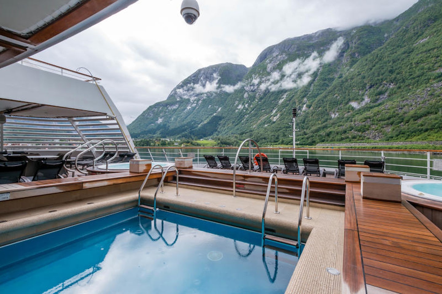 The Aft Pool on Seabourn Quest