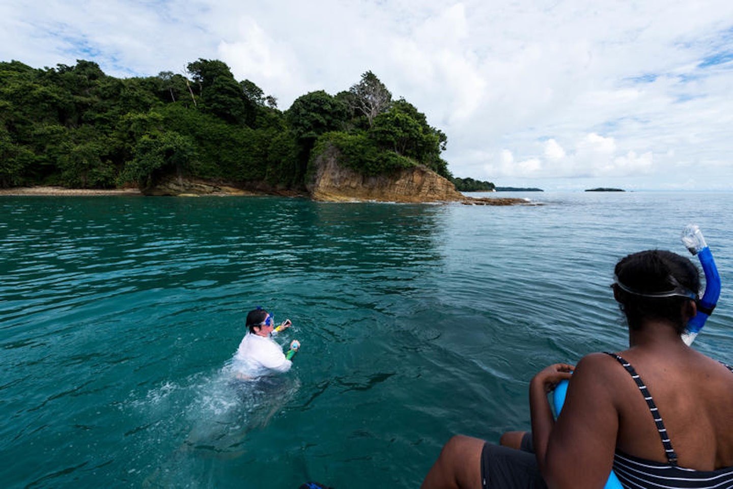 Snorkeling in the Pearl Islands on Safari Voyager