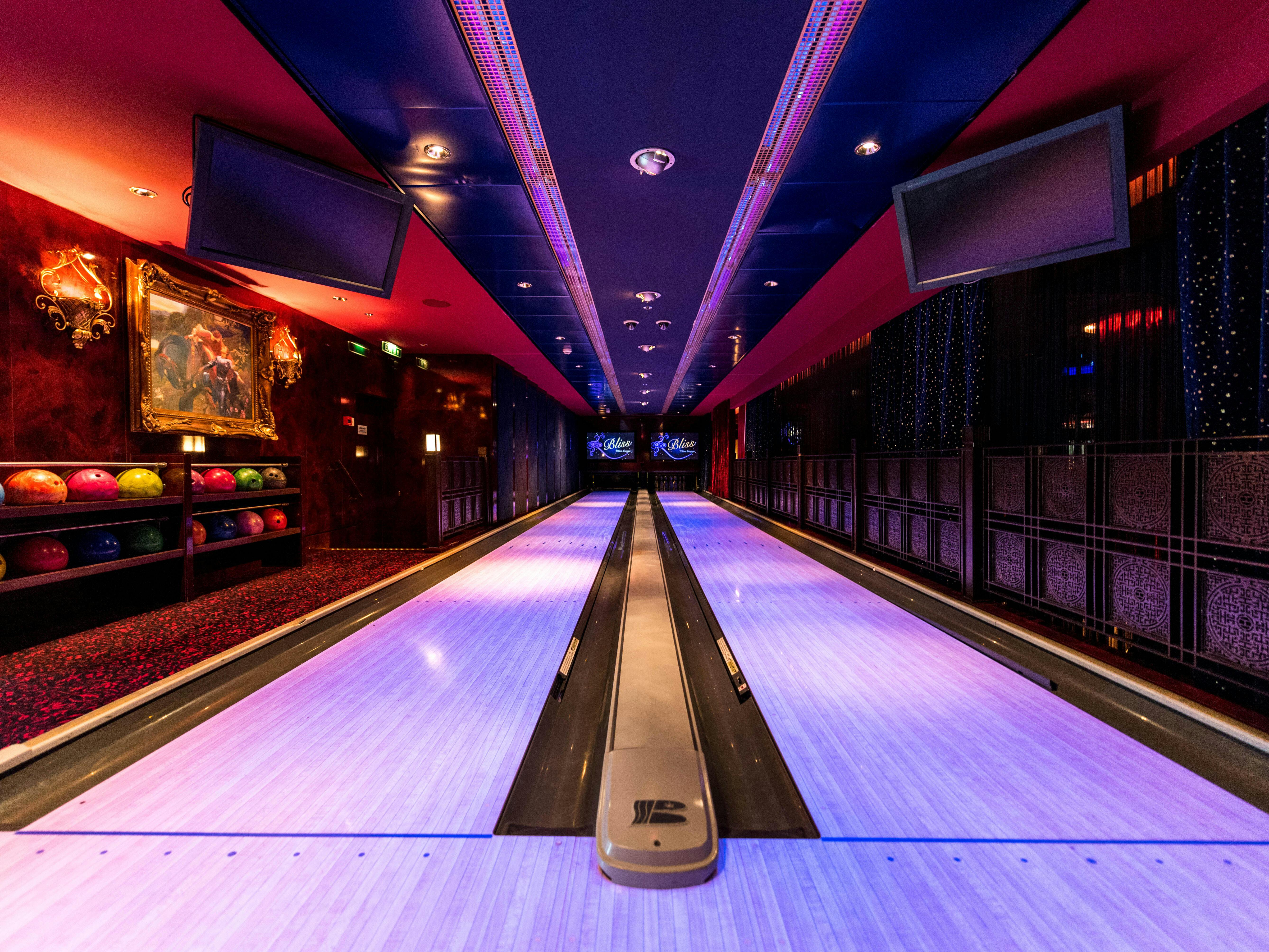 Norwegian Pearl Activities, Entertainment & Amenities for Kids & Adults