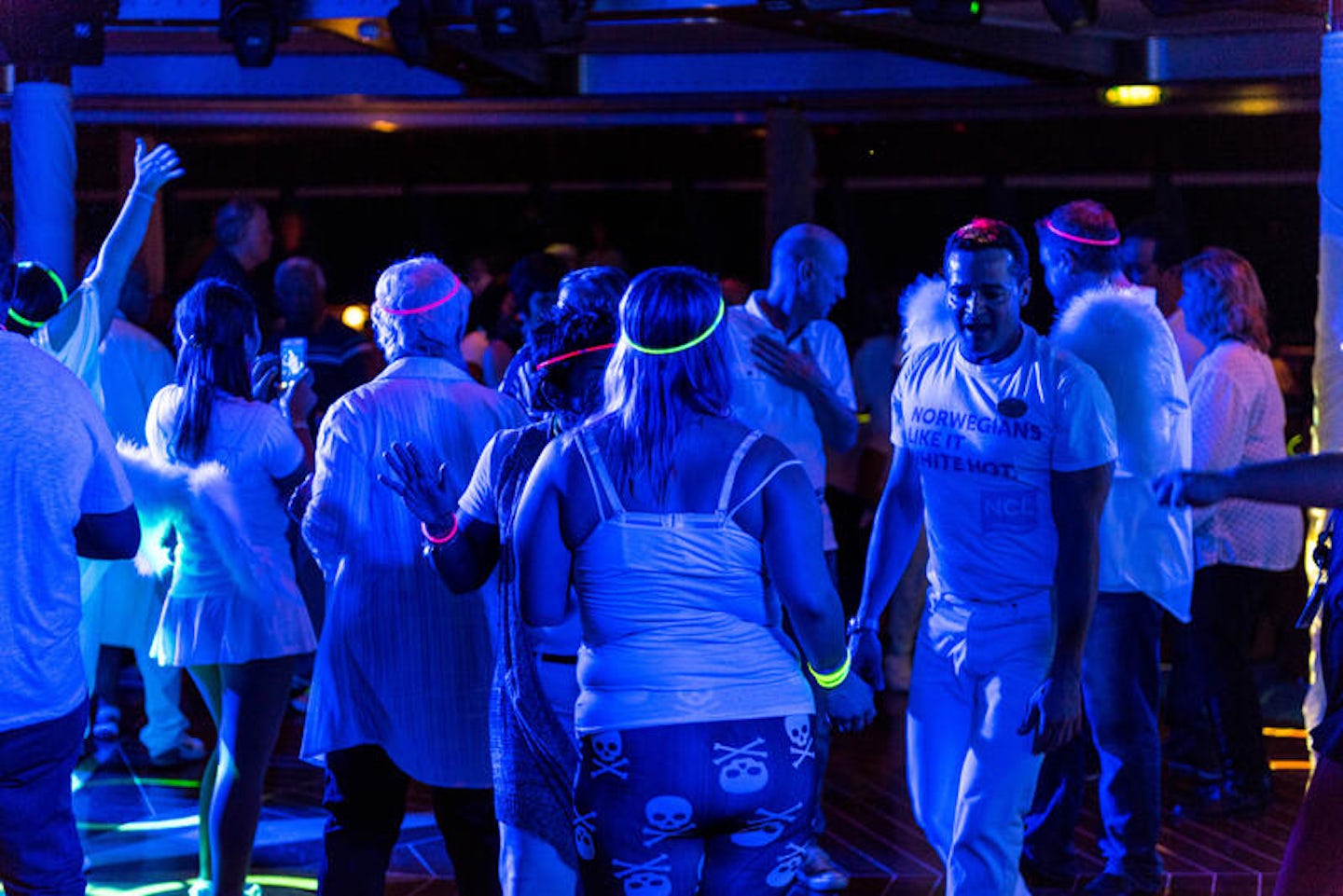 White Hot Party on Norwegian Pearl