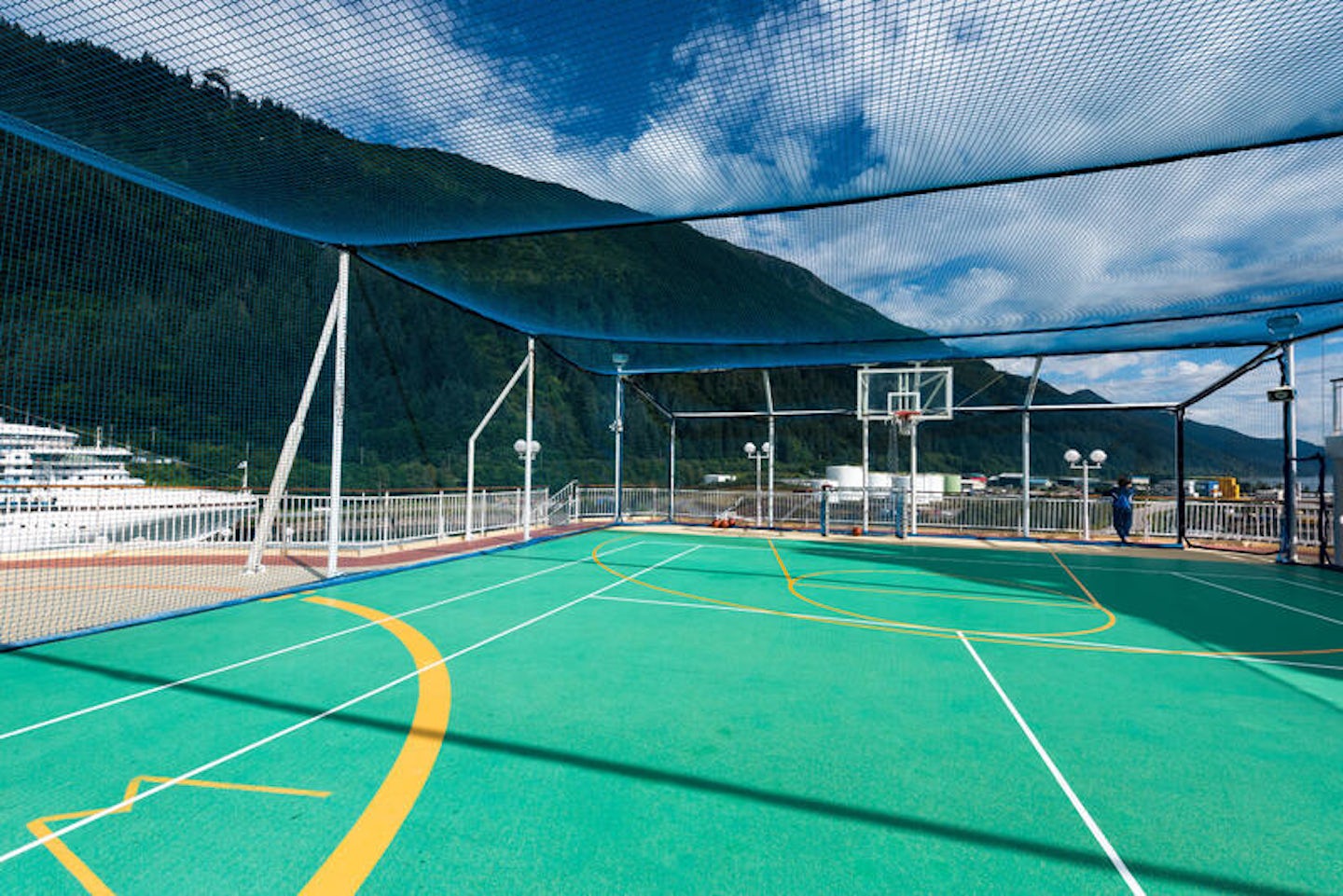 Sport Courts on Norwegian Pearl