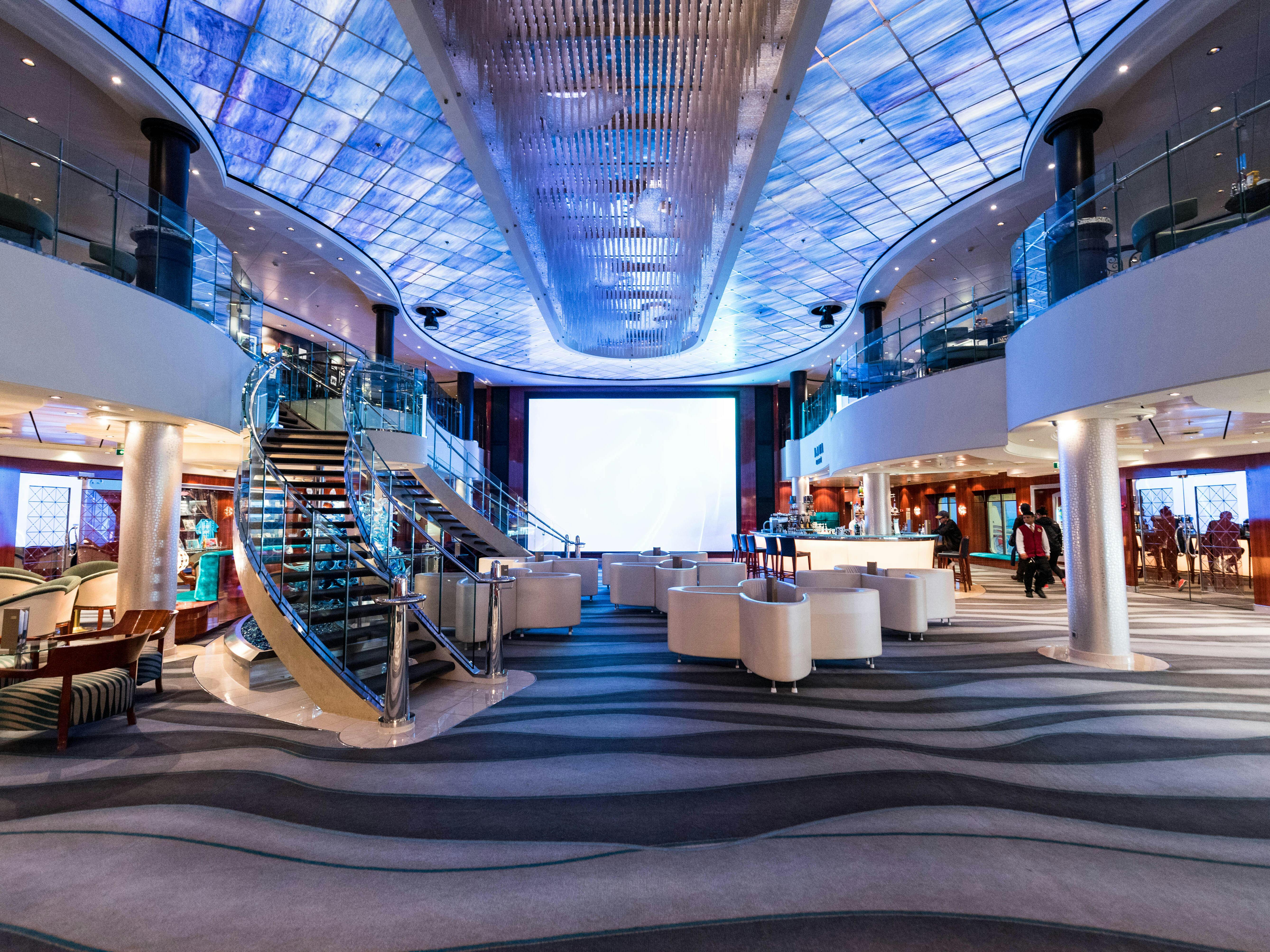 Norwegian Pearl Activities, Entertainment & Amenities for Kids & Adults