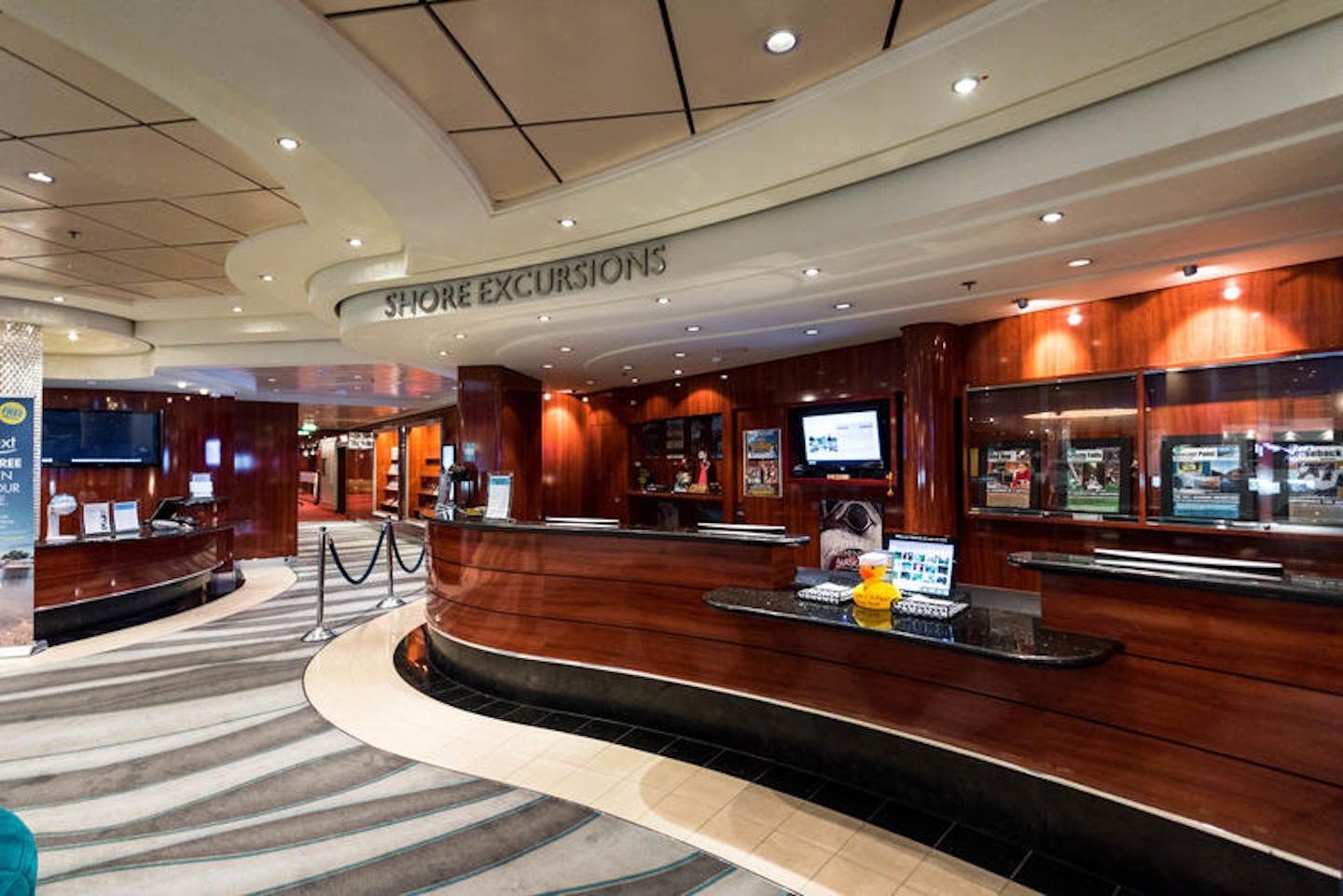 Shore Excursions Desk on Norwegian Pearl