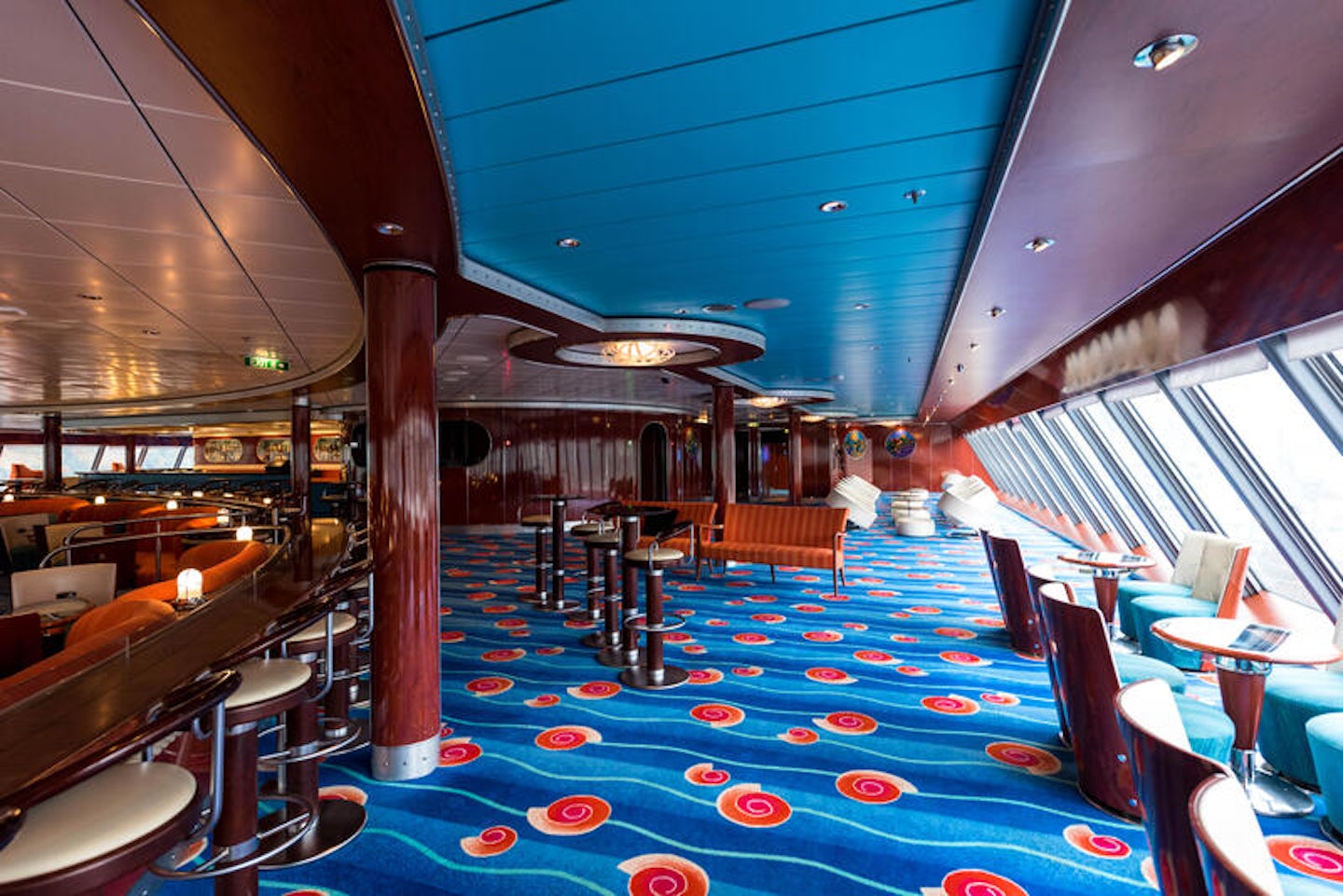 Spinnaker Lounge on Norwegian Pearl