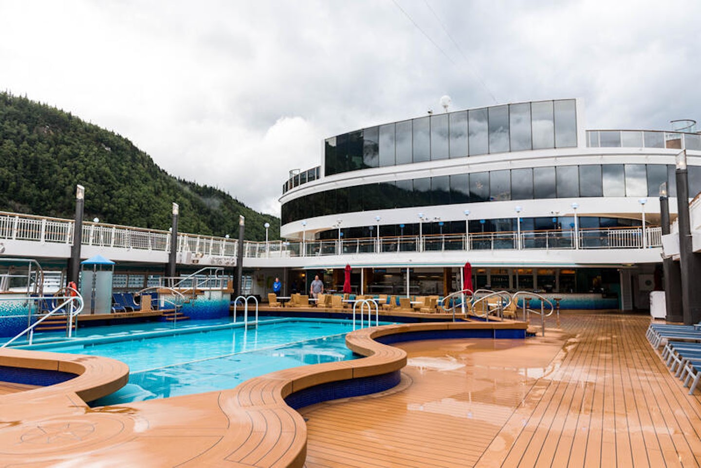 The Pool on Norwegian Pearl