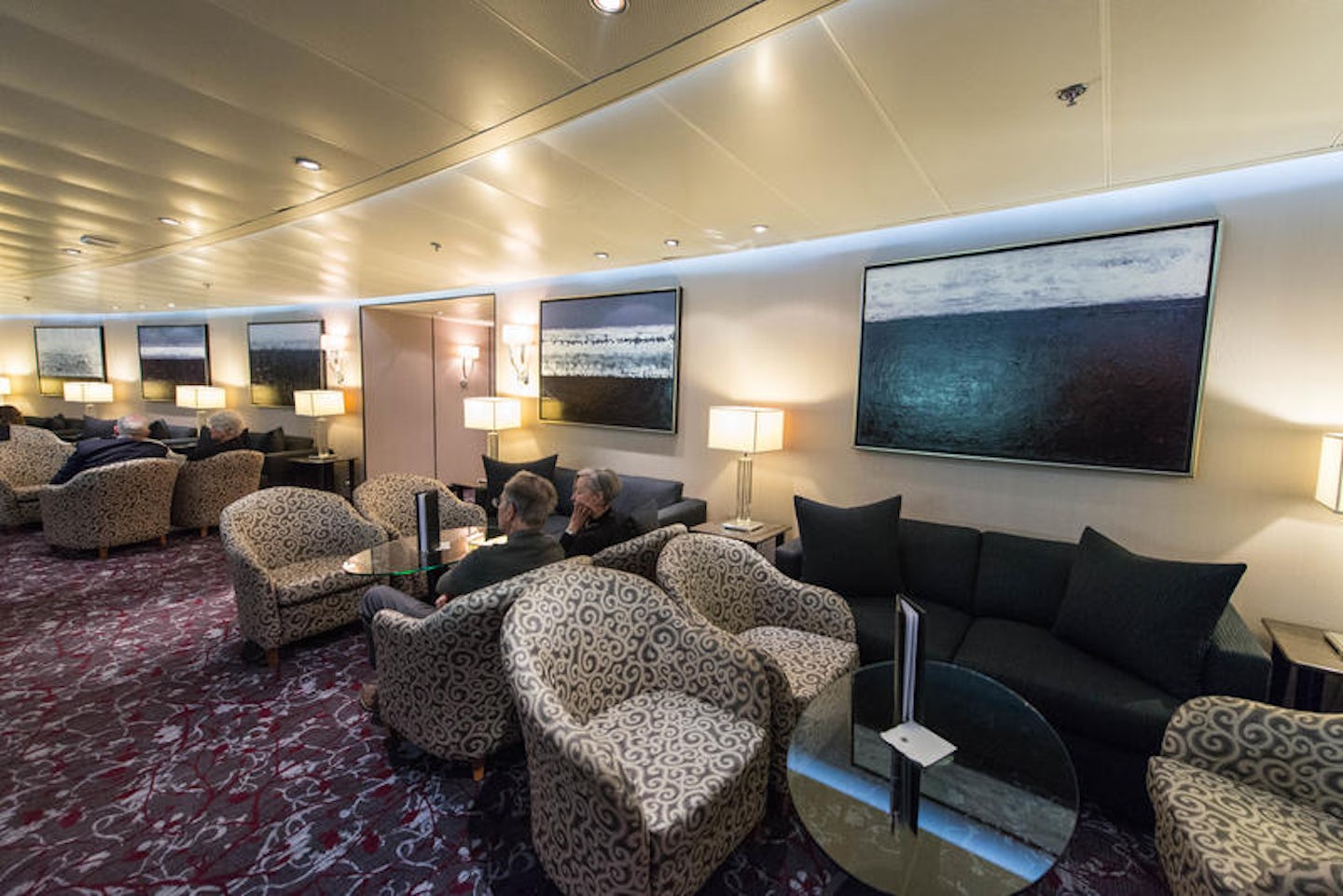 Stars Lounge on Seven Seas Navigator