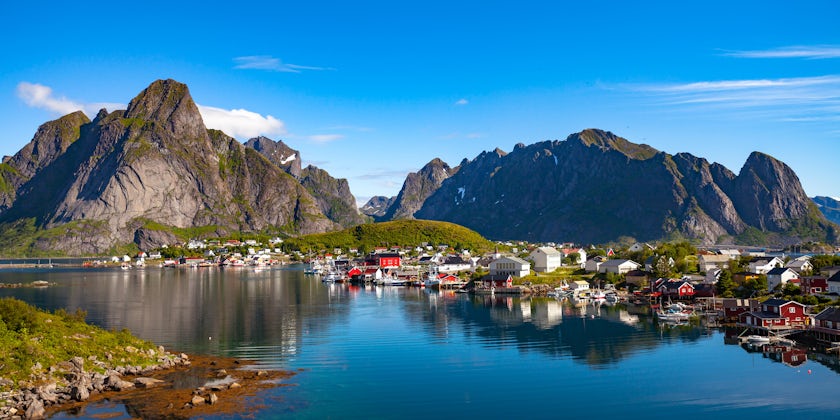 Lofoten Islands, Nordland, Norway (Photo: Andrey Armyagov/Shutterstock)