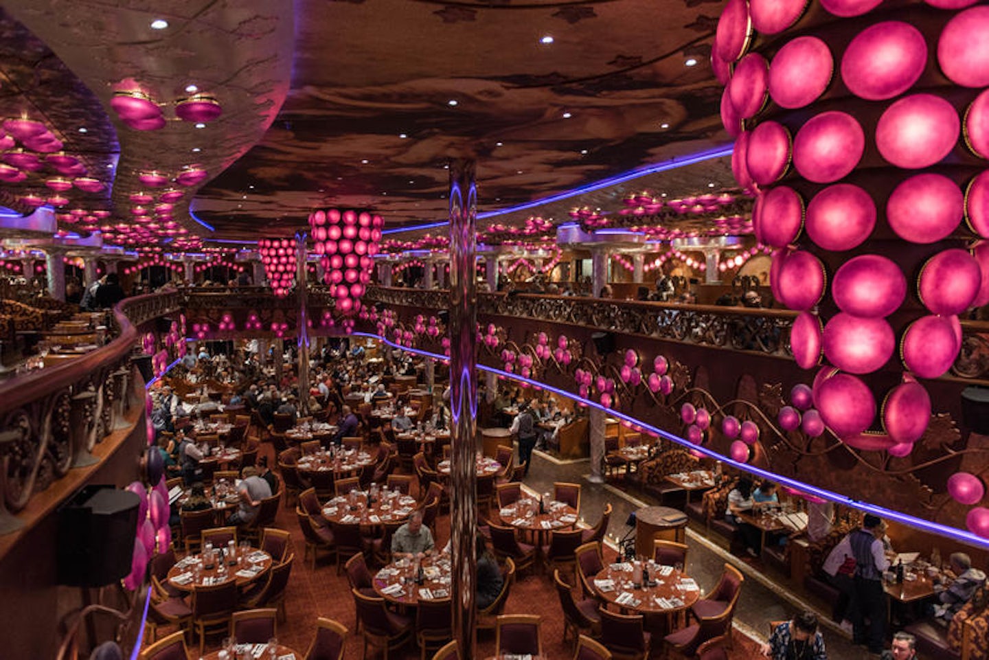 carnival miracle bacchus dining room