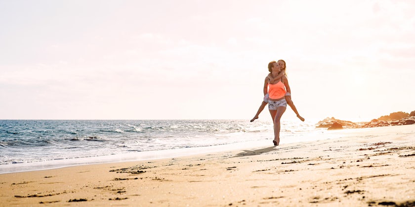 Mother Daughter Stroll on the Beach (Photo: AlessandroBiascioli/Shutterstock)