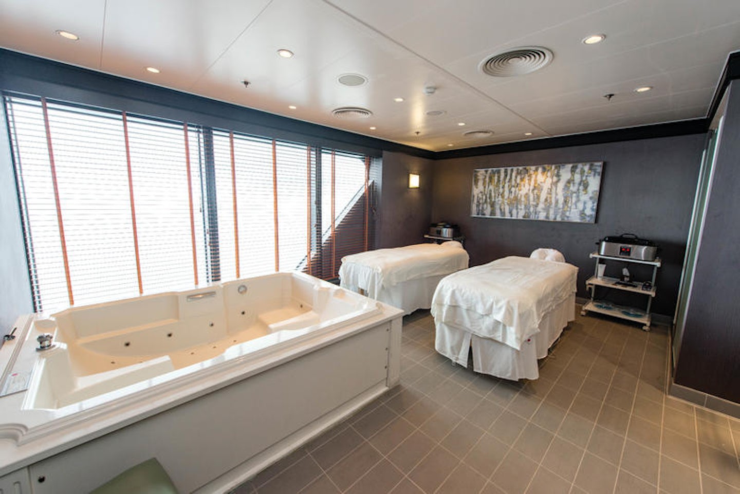 Mandara Spa Treatment Room on Norwegian Dawn