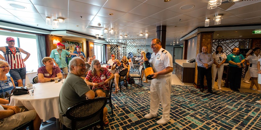 Cruise Critic Meet & Mingle in Le Bistro on Norwegian Dawn (Photo: Cruise Critic)