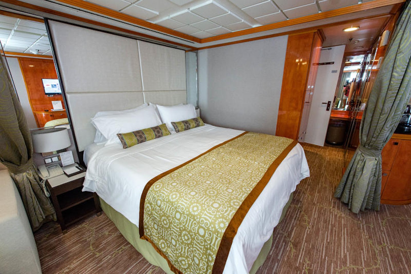 The Aft-Facing Penthouse Suite on Norwegian Dawn