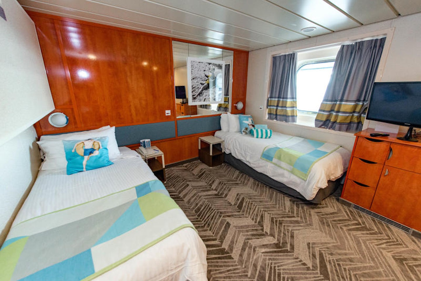 The Accessible Obstructed Ocean-View Cabin on Norwegian Dawn