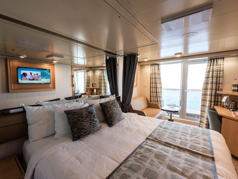 cruise ship room for 5