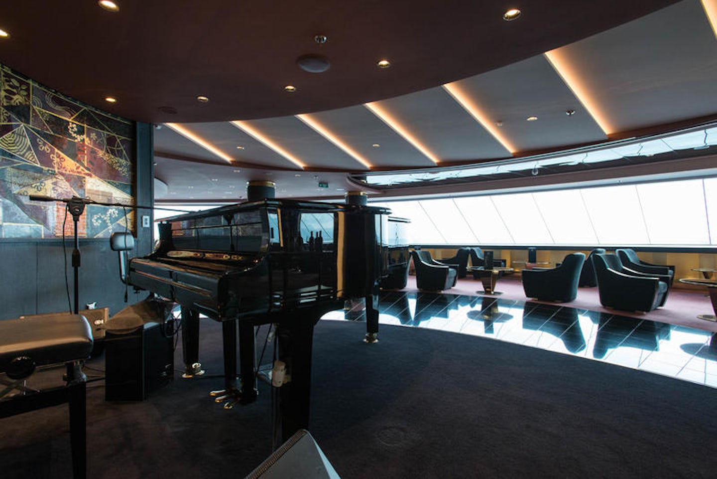 Yacht Club Top Sail Lounge on MSC Meraviglia