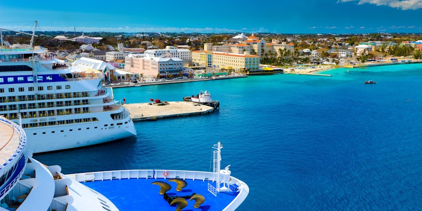 Cruise ship docked in Nassau, Bahamas (Photo: Costin Constantinescu/Shutterstock)