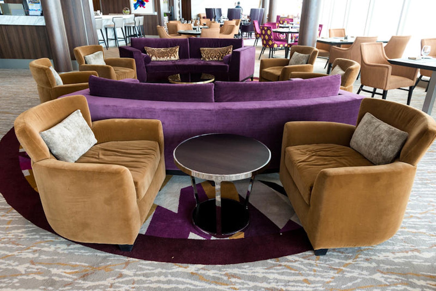 Suite Lounge & Bar on Symphony of the Seas