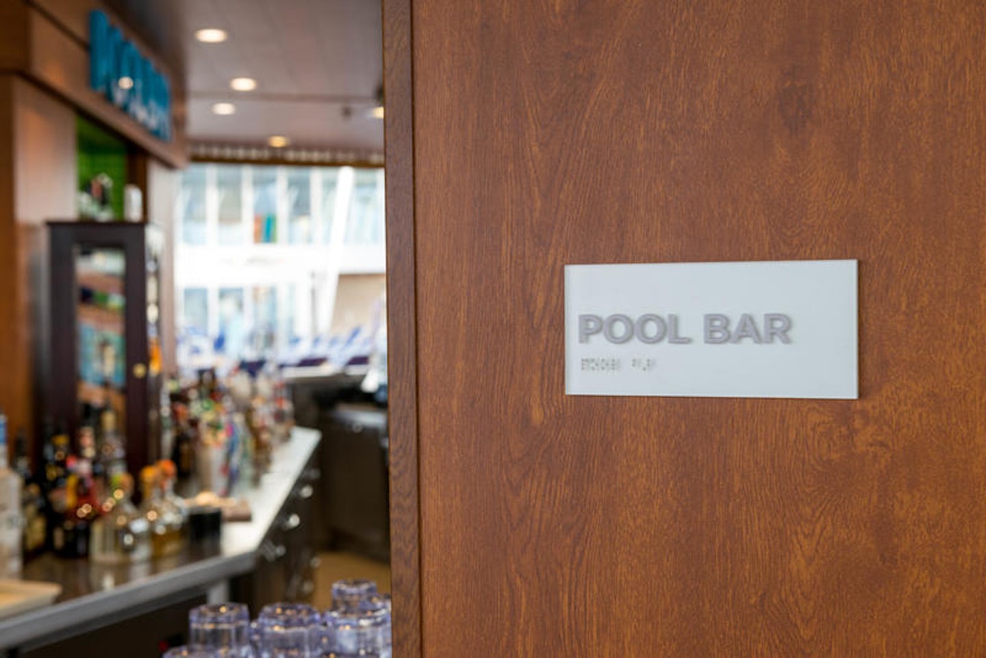 Pool Bar on Symphony of the Seas