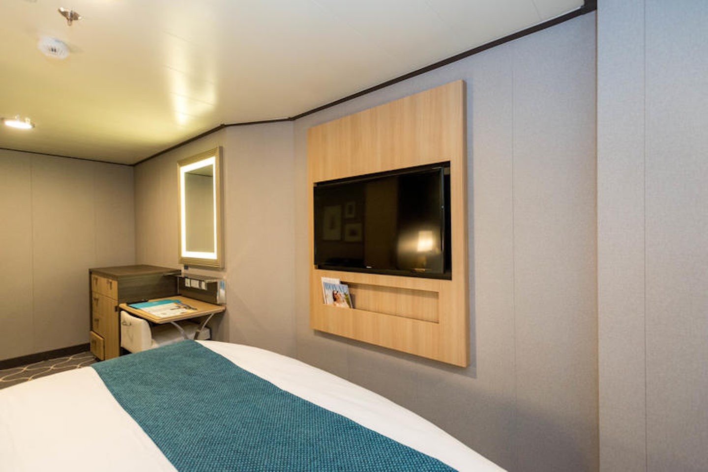 The Interior Cabin with Virtual Balcony on Symphony of the Seas