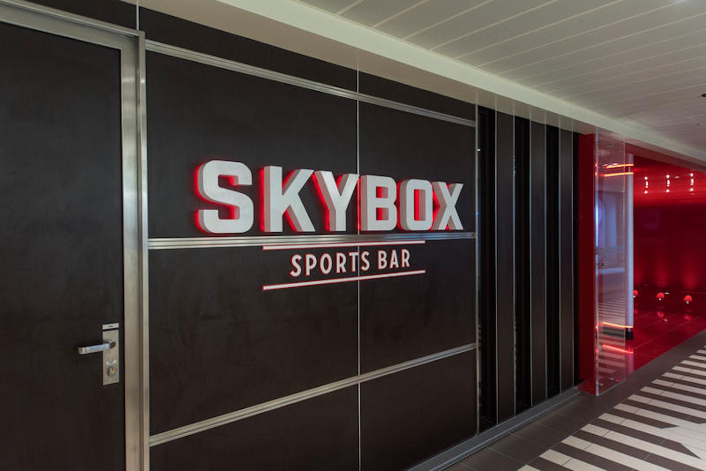 SkyBox Sports Bar on Carnival Horizon