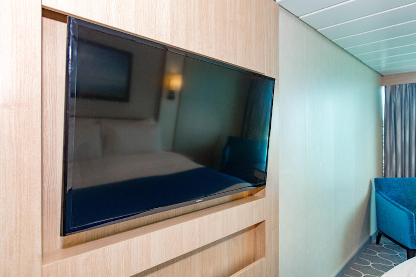 The Spacious Panoramic Ocean-View Cabin on Mariner of the Seas