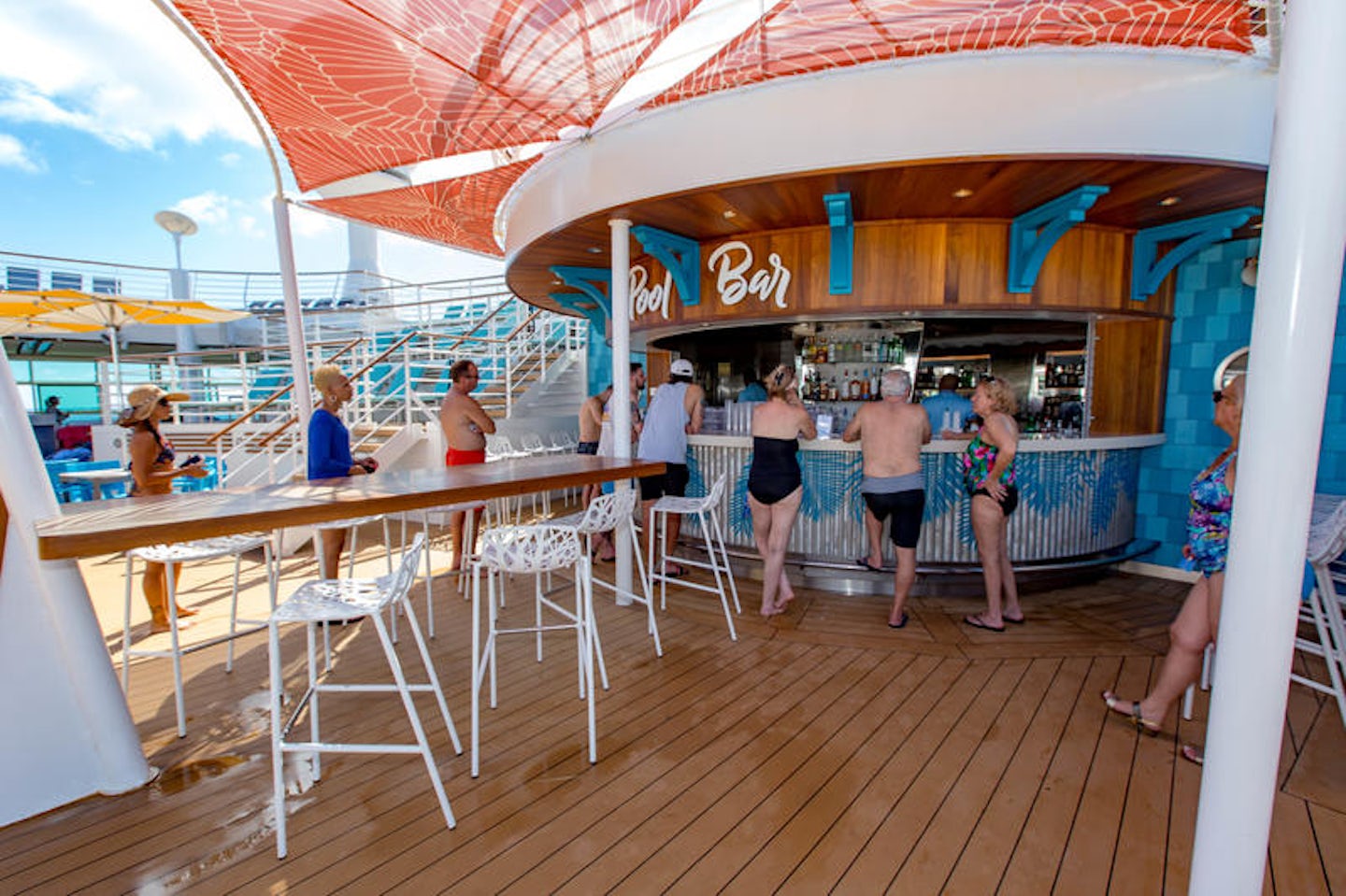 Pool Bar on Mariner of the Seas