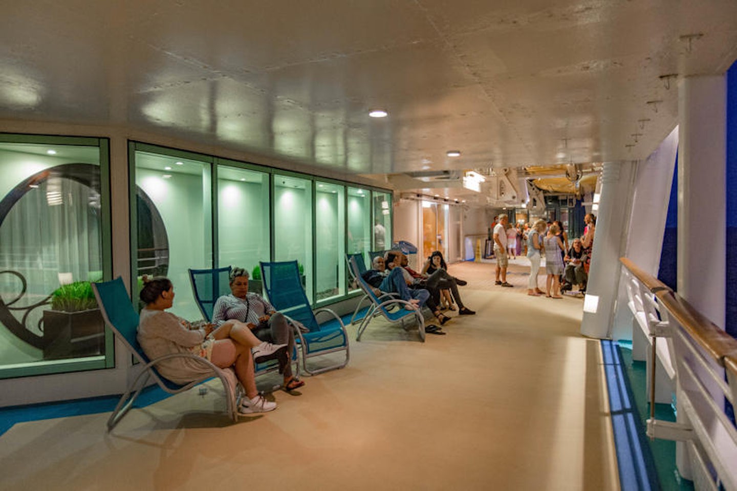 Exterior Decks on Mariner of the Seas