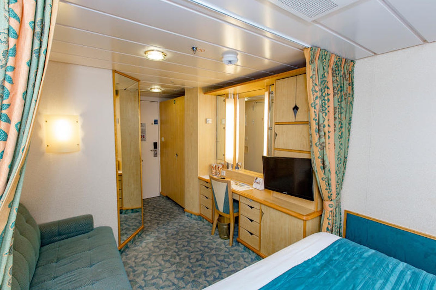 The Interior Cabin on Mariner of the Seas