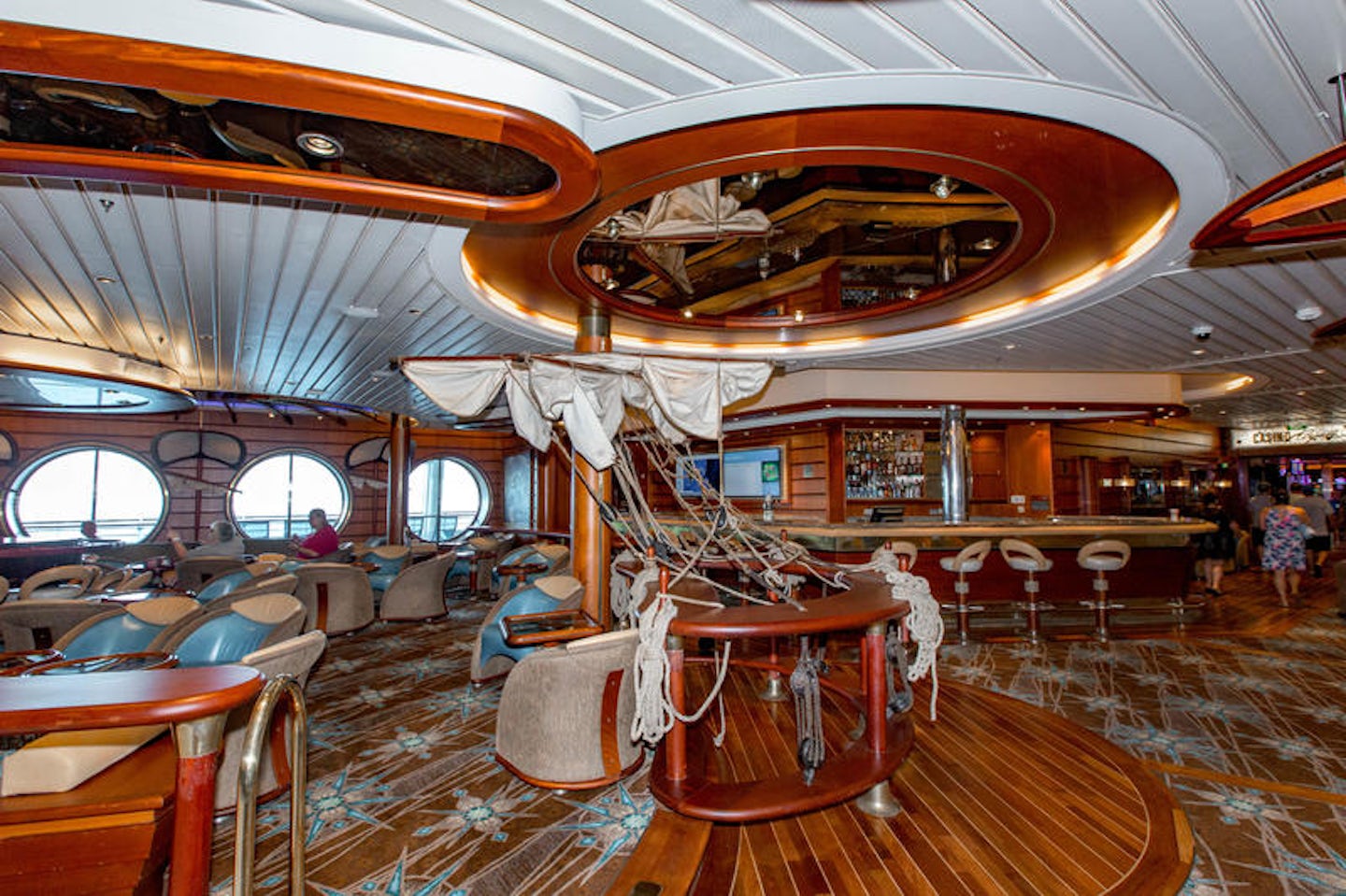 Schooner Bar on Mariner of the Seas