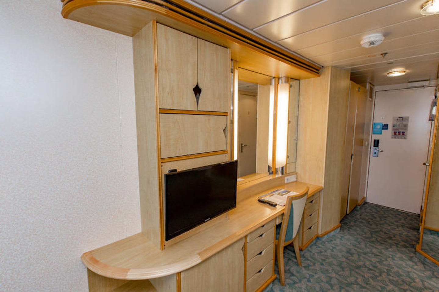 The Spacious Ocean-View Balcony Cabin on Mariner of the Seas